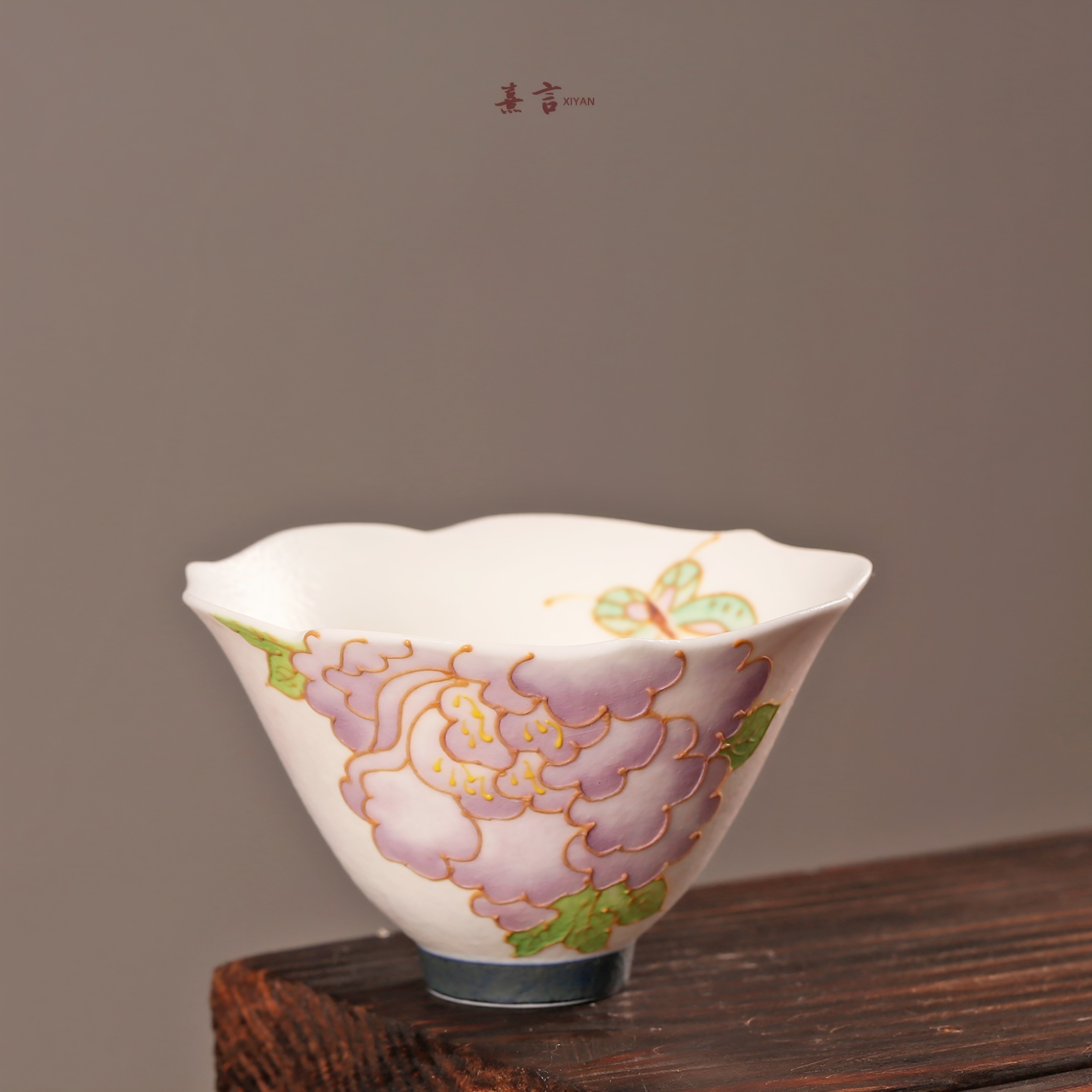 熹言紫牡丹手绘陶瓷品茗杯女款