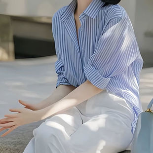 蓝色条纹长袖衬衫女士2026春季新款冷淡设计感小众法式宽松上衣