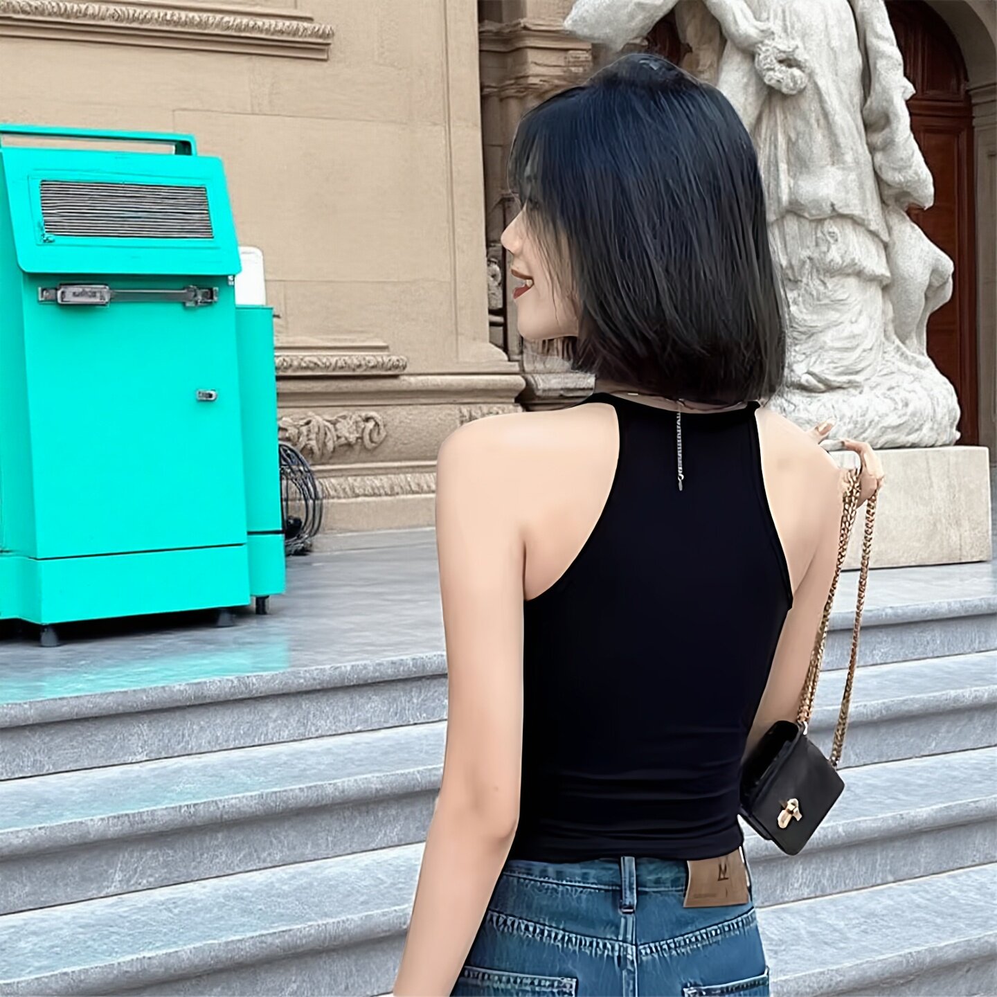 黑色挂脖工字吊带背心女款