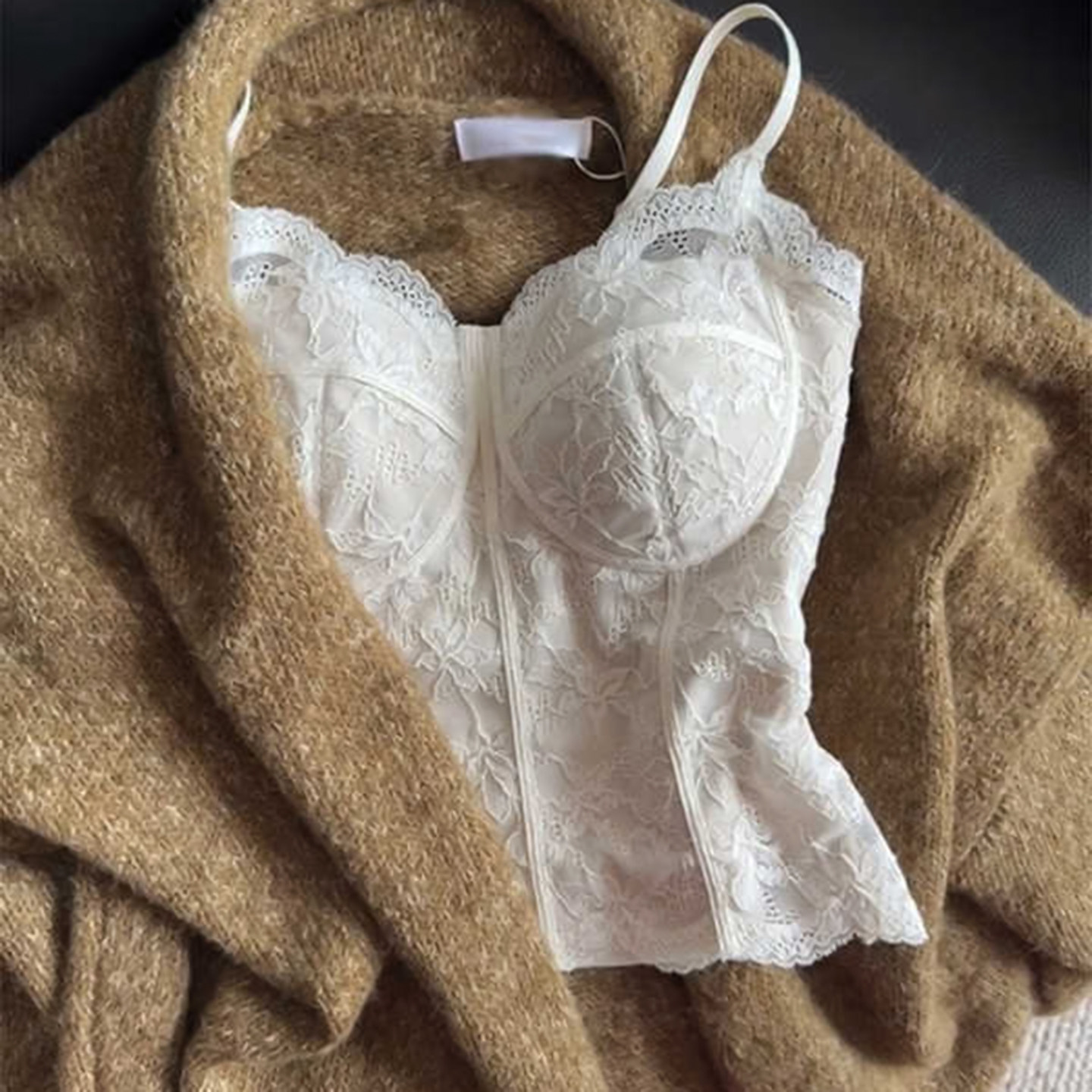 纯欲风秋冬蕾丝磨毛保暖吊带背心女带胸垫可外穿内搭打底鱼骨上衣