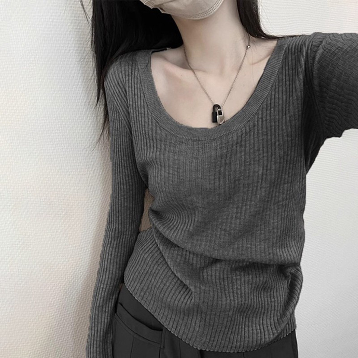 纯欲风U领灰色长袖针织衫女春秋薄款宽松内搭软糯低领打底衫上衣