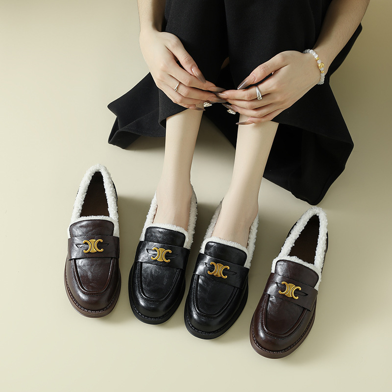 2025年新款英伦小皮鞋