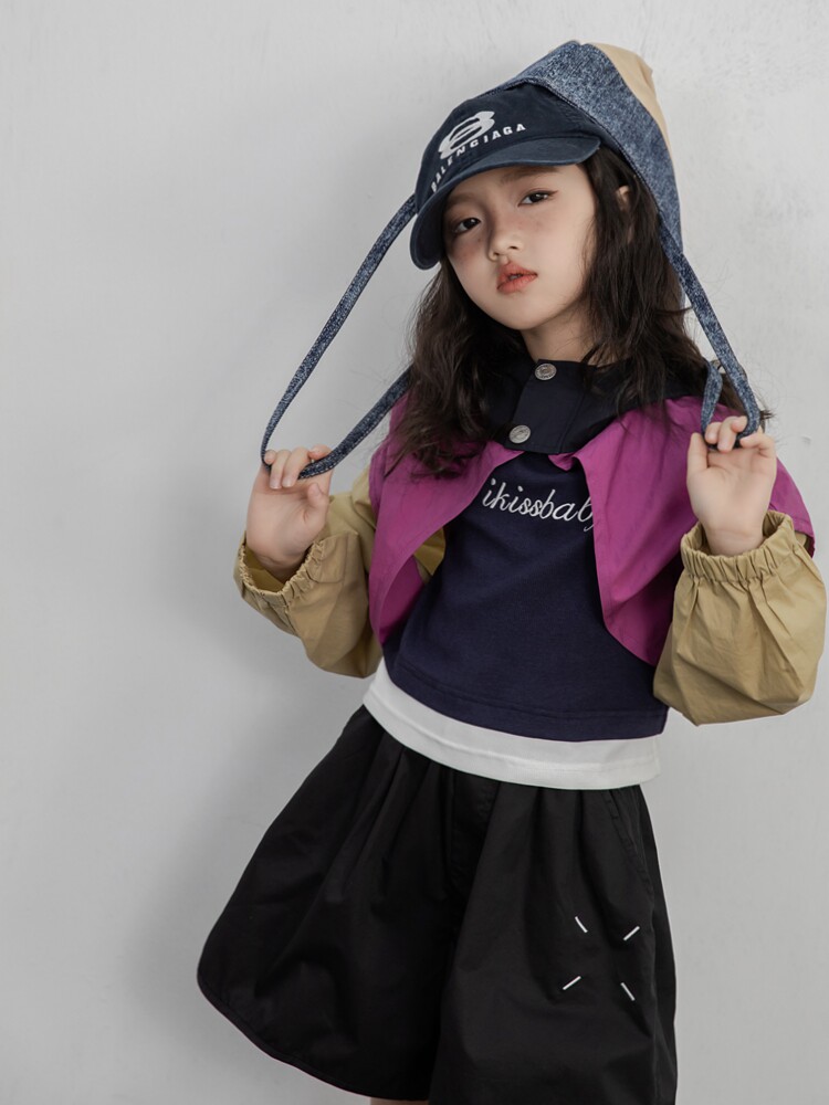 IKISSBABY拼色短款连帽外套上衣