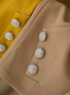 両 集通勤、颜值档次于一身！吸睛斜侧镶钻扣 开叉半身裙#