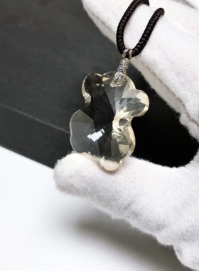 D732# 奥地利水晶吊坠30*24*13.3mm