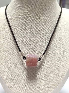 D143# 天然老矿料盐源玛瑙凤穿牡丹方块吊坠16.5*15*15mm 有矿坑