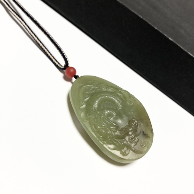 D1203# 天然和田玉黄口老料精工雕龙牌吊坠49.5*32*14.5mm 36.4克