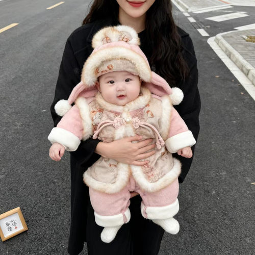 婴幼儿宝宝连体衣秋冬装可爱洋气爬爬服满月周岁棉衣外出加厚衣服