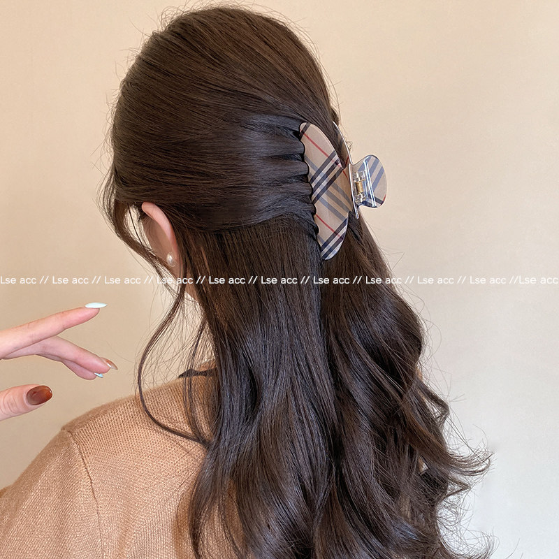 经典英伦格子鲨鱼夹慵懒后脑勺