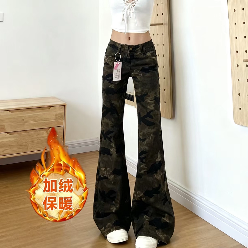 美式工装迷彩微喇加绒牛仔裤女2025秋冬新款显瘦复古低腰辣妹裤潮
