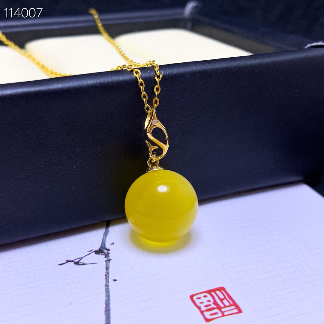 18k金镶嵌天然蜜蜡吊坠女款时尚琥珀鸡油黄项链坠12mm保真