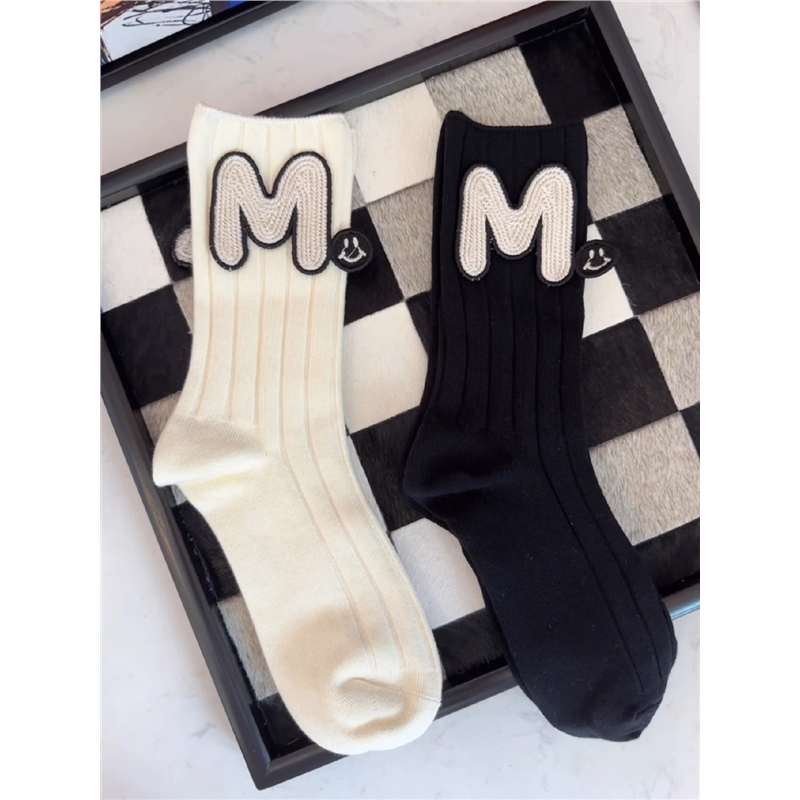 日本高端白色袜子女中筒袜秋冬纯棉防臭ins潮网红运动街头长筒袜