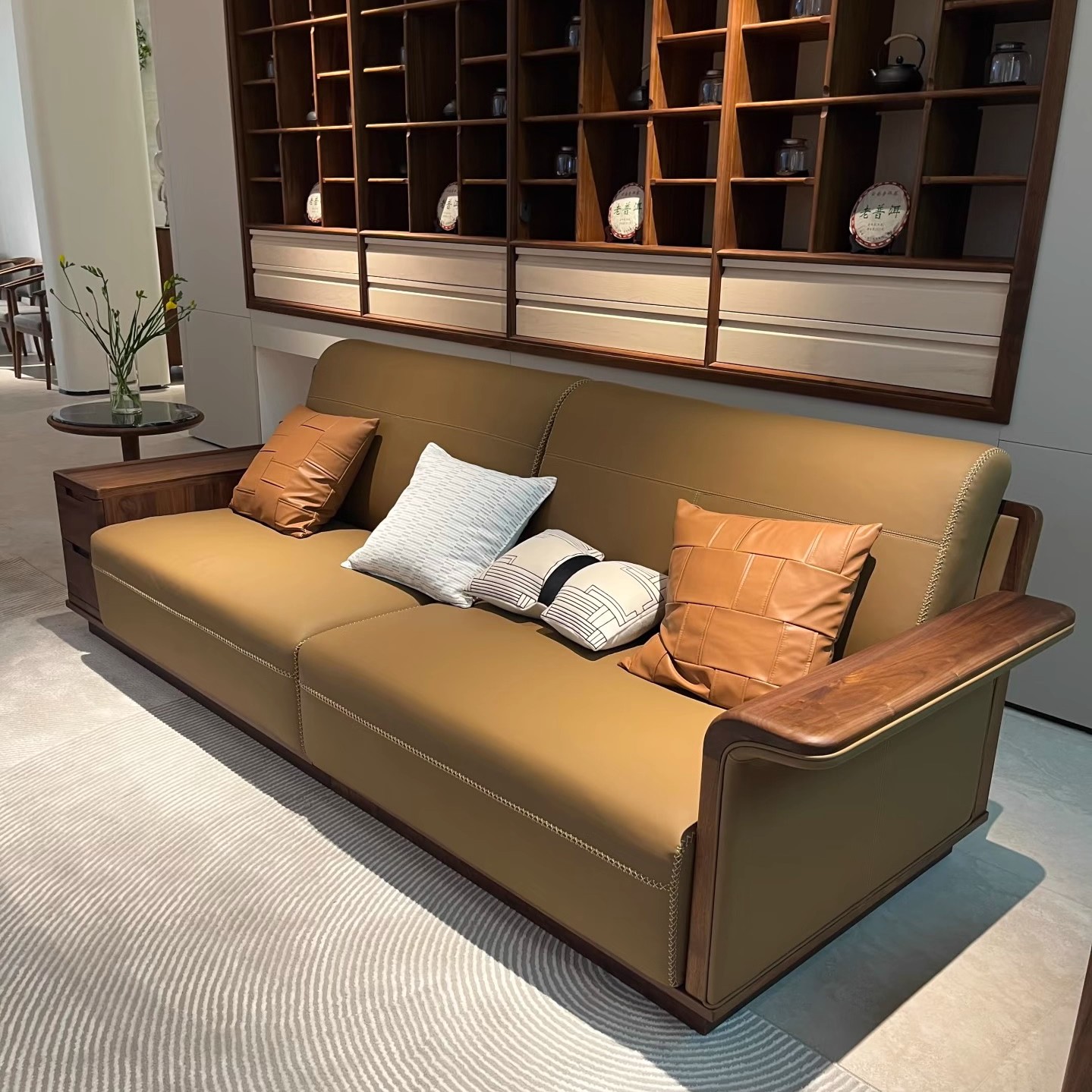 新中式现代简约黑胡桃木实木沙发三人位客厅家具胡桃木色皮质沙发