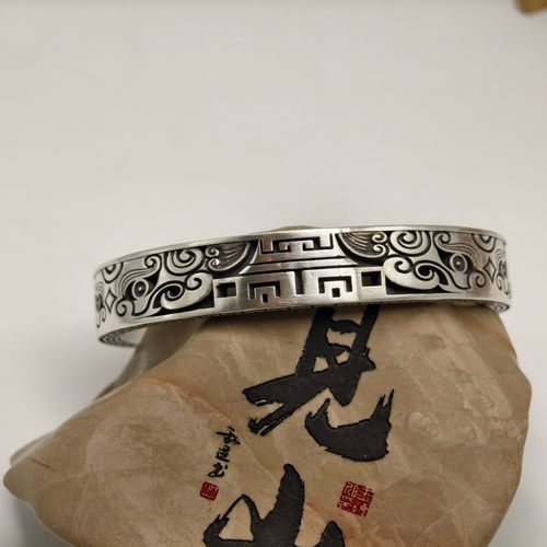 【足银9999】百年久诚原创设计錾刻复古饕餮兽面大克重银镯