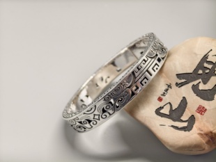 【足银9999】百年久诚原创设计錾刻复古饕餮兽面大克重银镯