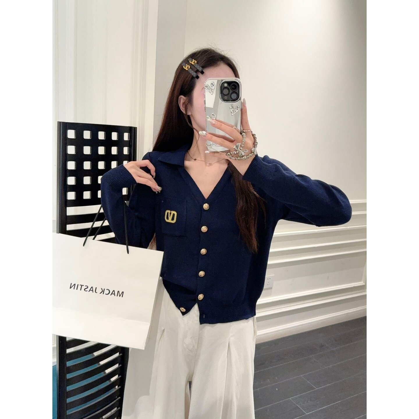 2025春季新款v领口袋字翻领针织