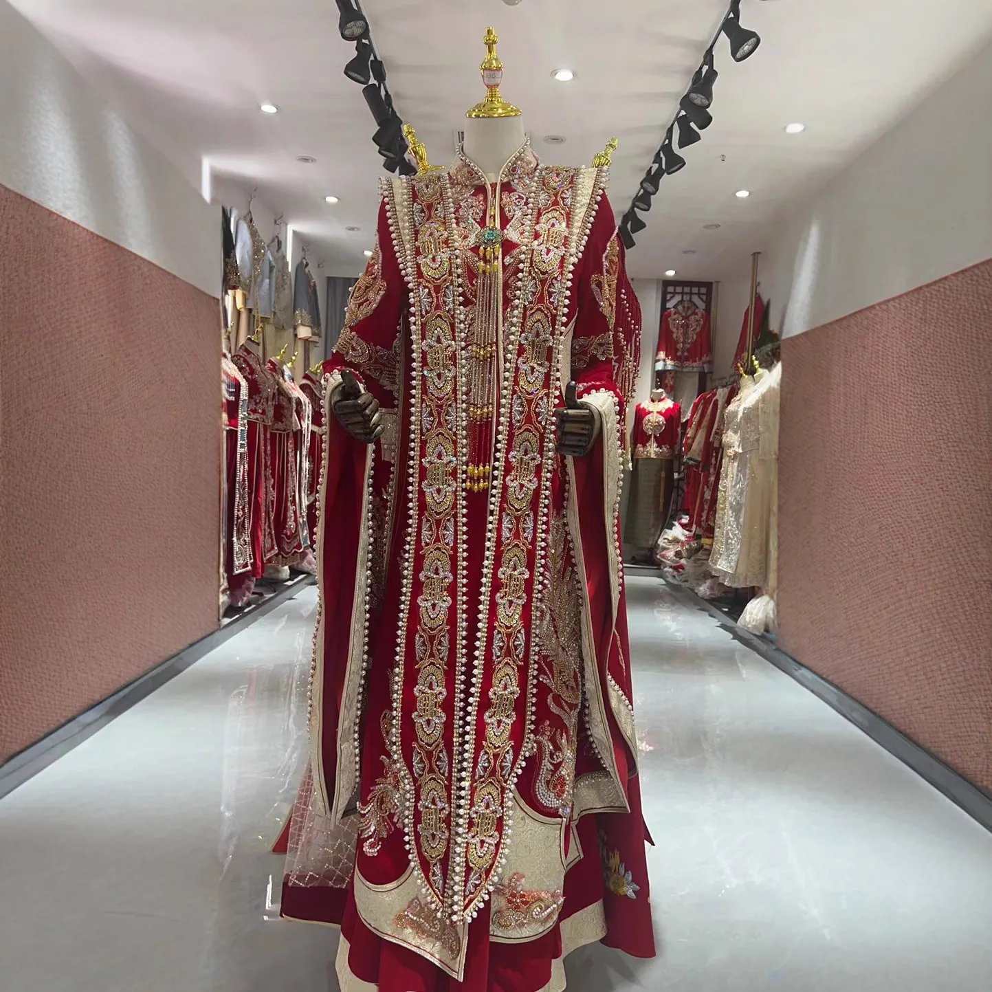 秀禾服新娘新款2025结婚婚服出阁服大码胖mm中式礼服婚纱凤冠霞帔