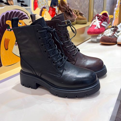 索菲娅2024冬季新款商场直发圆头方跟系带时尚马丁靴潮SF44116265