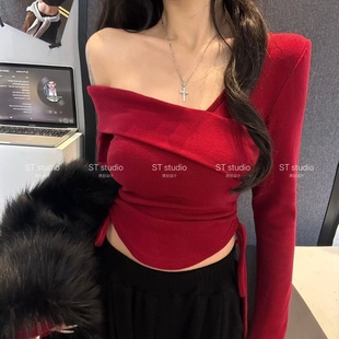 十三行2025性感辣妹斜领套头上衣女秋冬抽褶显瘦一字肩打底衫