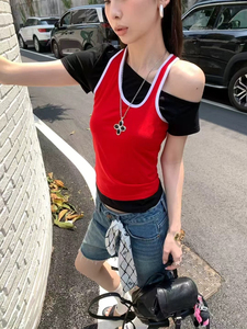 十三行韩版2025夏季新款歪领撞色背心叠穿露肩短袖T恤两件套女