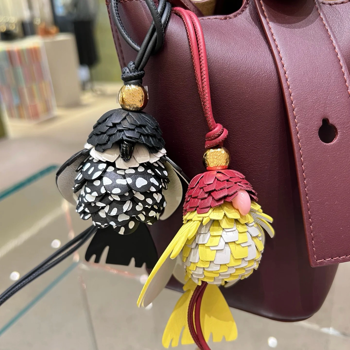 现货罗家25新品 黑色黄色牛皮鹦鹉小鸟吊饰包挂车挂件饰品