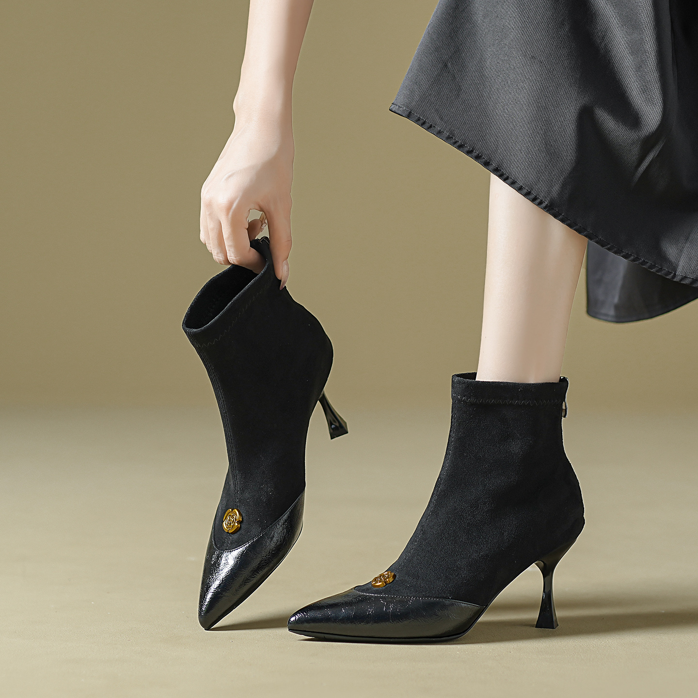 尖头高跟短靴女瘦瘦靴细跟马丁靴