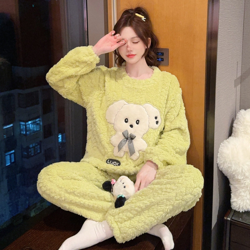 珊瑚绒睡衣女士秋冬季卡通可爱小熊保暖加绒法兰绒家居服套装冬天