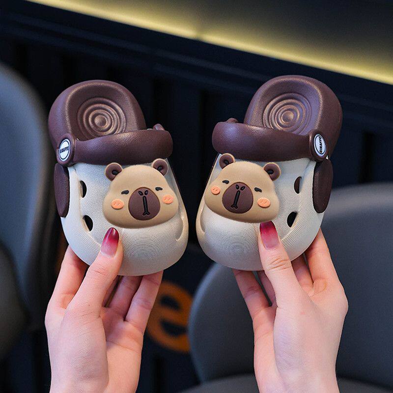 2026新款卡皮巴拉儿童洞洞鞋男童夏季外穿室内防滑软底女童凉拖鞋