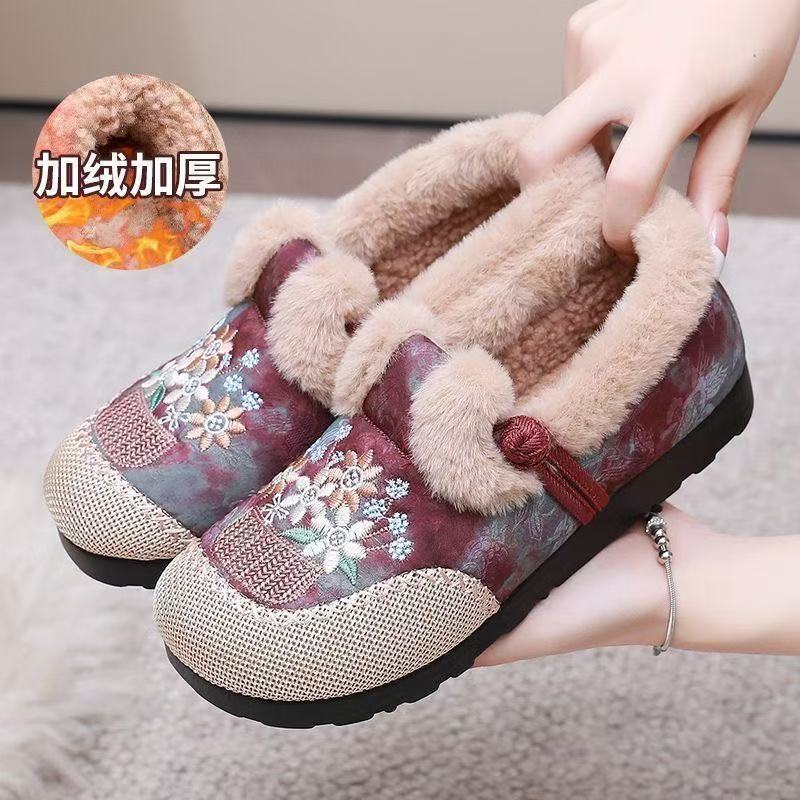 老北京棉鞋女款冬季加绒保暖加厚软底防滑一脚蹬中老年妈妈绣花鞋