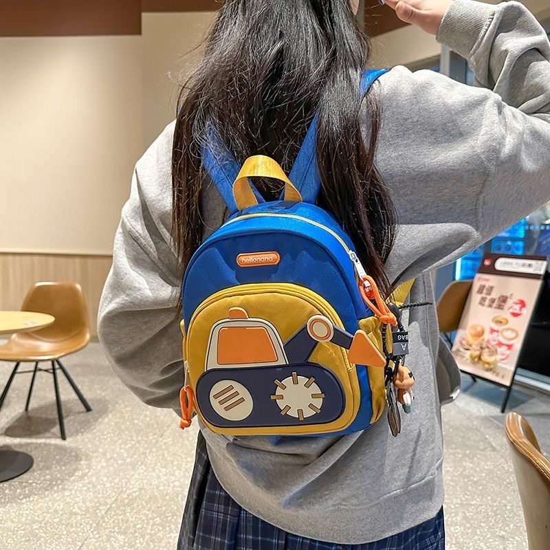 幼儿园宝宝书包男孩女孩可爱双肩包儿童卡通挖土机超轻便旅游背包