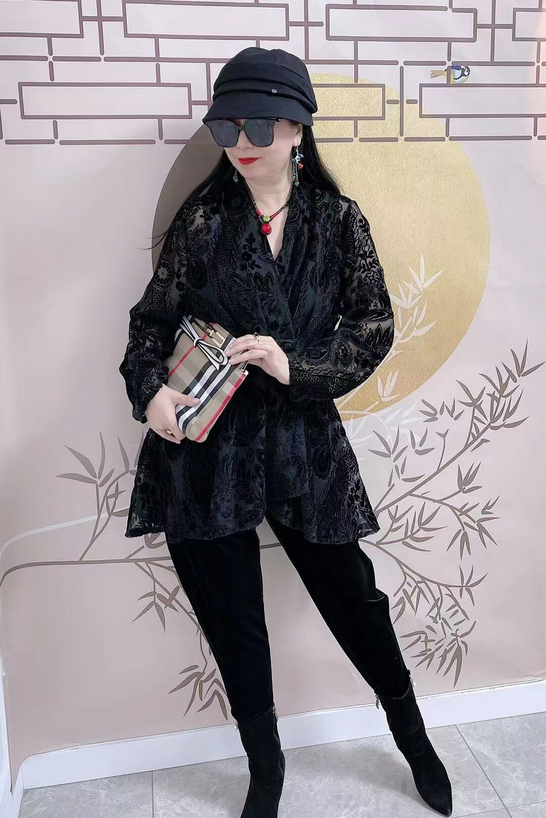 2021年秋冬新款女黑色宽松v领上衣中国风真丝烧花气质碎花打底衫