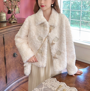 牛角扣羊羔毛毛绒外套女2023冬季短款仿濑兔毛皮草棉服小个子上衣