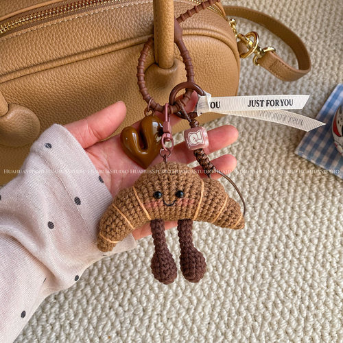 手工编织可爱牛角包玩偶挂件miu系包包挂饰钥匙扣成品送闺蜜礼物