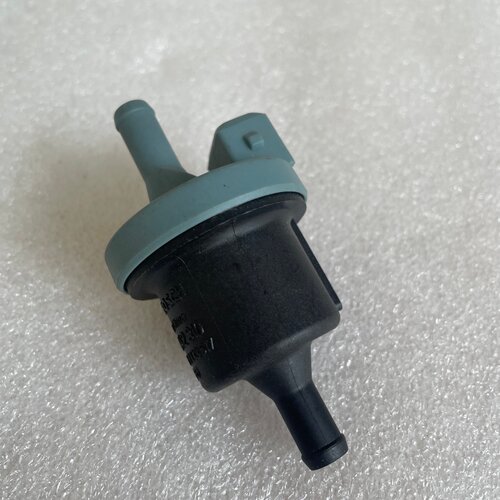 奥迪A6C5A4活性碳罐电磁阀