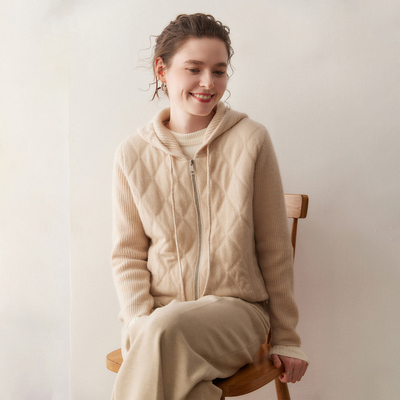 秋冬新款100%山羊绒连帽开衫女填充棉服宽松休闲减龄加厚针织外套