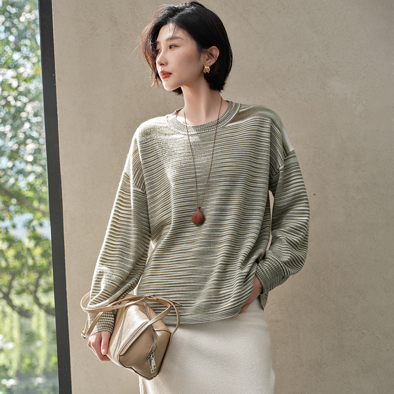 2025秋冬新款圆领100%纯山羊绒衫女宽松休闲百搭套头打底针织衫