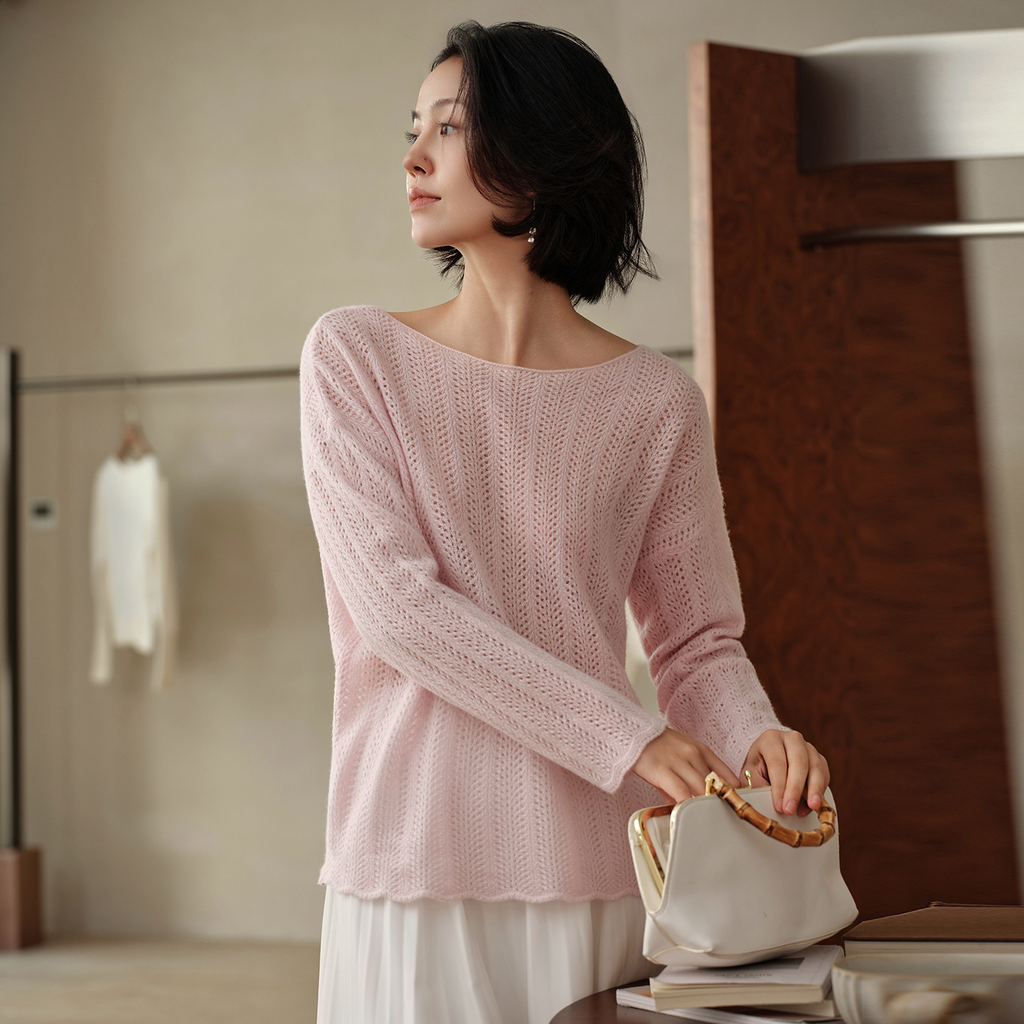 轻奢100%纯山羊绒衫女一字领镂空薄款针织打底宽松慵懒风洋气上衣