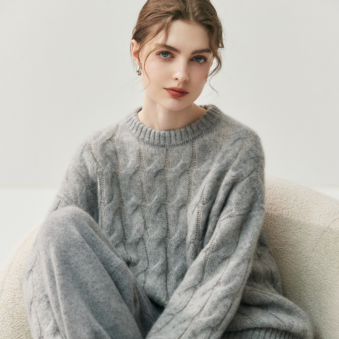 康宝莱纱丝羊绒衫女加厚大麻花宽松套头软糯细腻舒适百搭针织毛衣