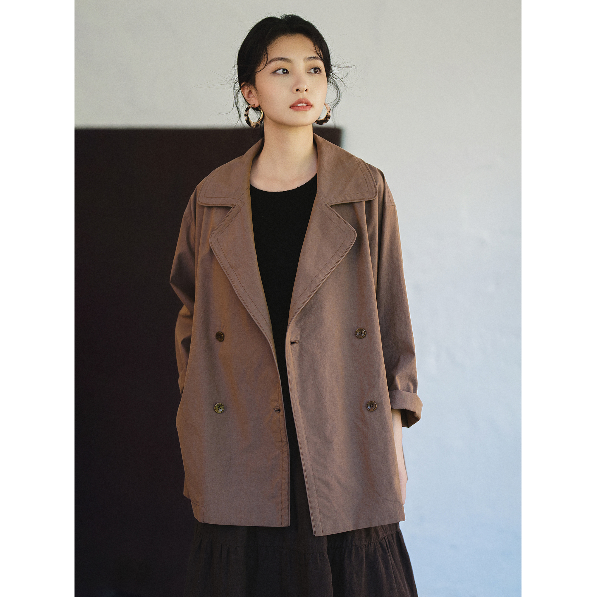 浅红棕匹马棉短款风衣