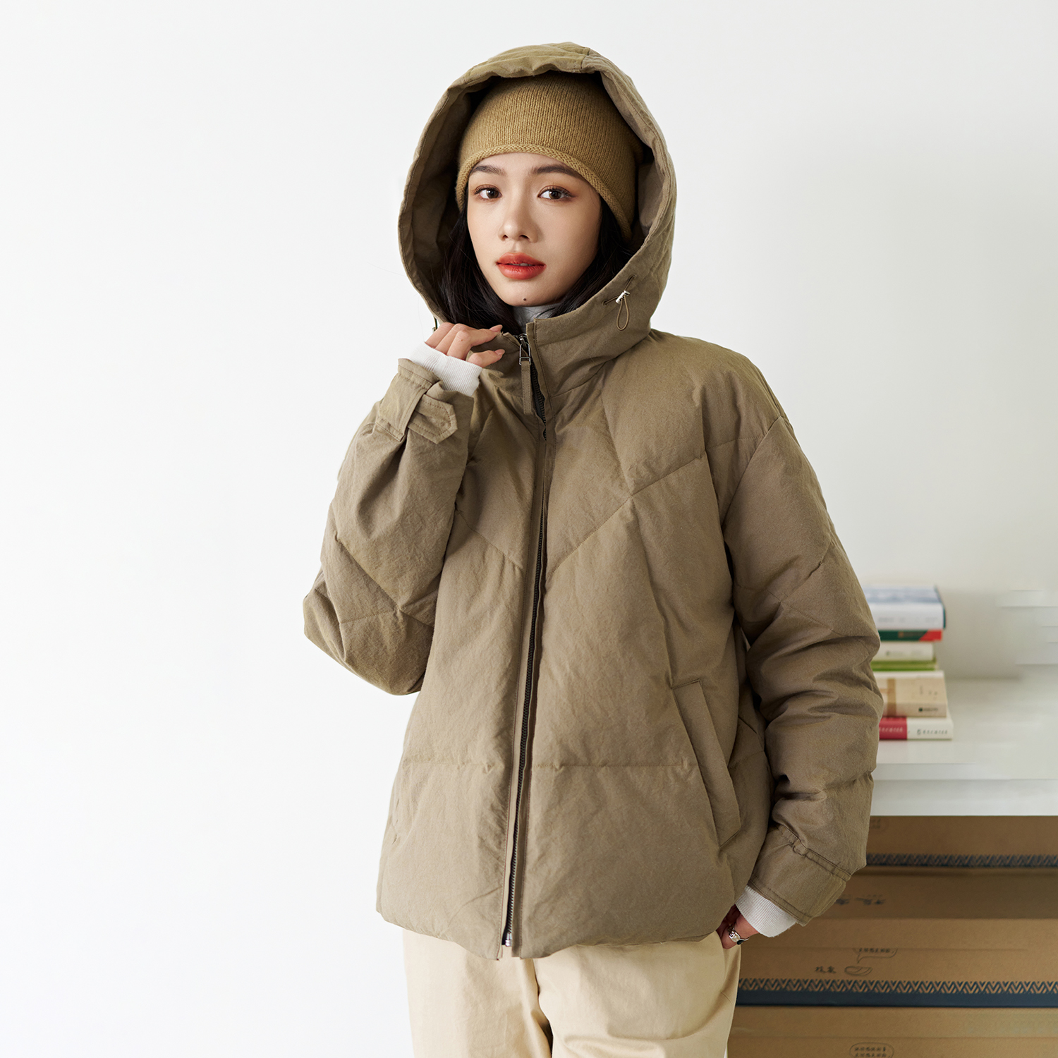 梭家文艺全棉短款连帽95鹅绒