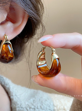 真金电镀U形树脂耳扣小众复古美拉德气质耳环简约高级感秋冬耳饰