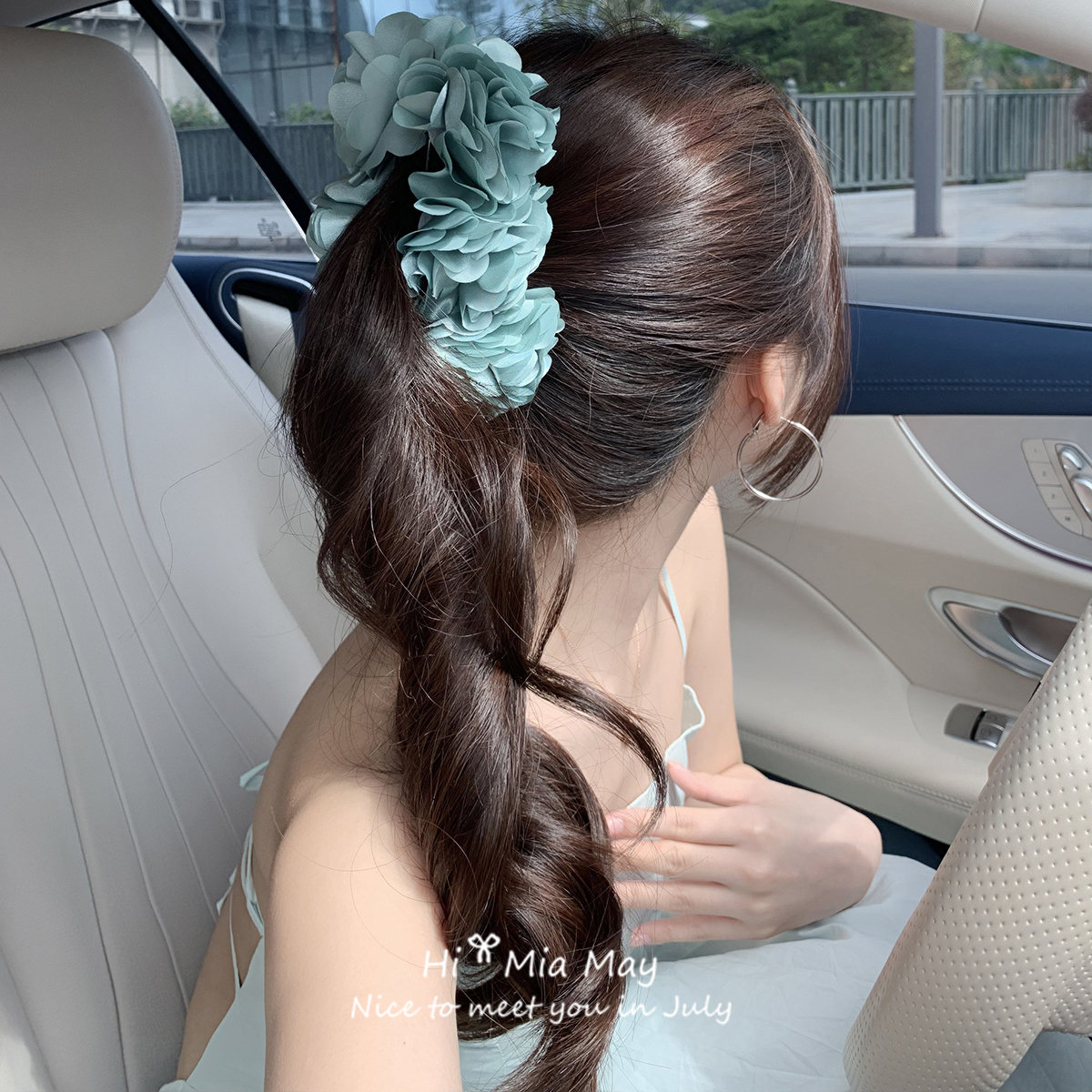 爆火的薄荷曼波绿~易梦玲同款绿色香蕉夹竖夹发量多马尾抓夹头饰