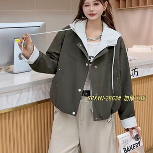 加绒加厚休闲风连帽短外套女2026款军绿色宽松百搭减龄夹克上衣潮