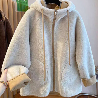 韩版百搭皮毛一体羊羔毛外套女冬季2025新款加厚保暖毛绒连帽上衣