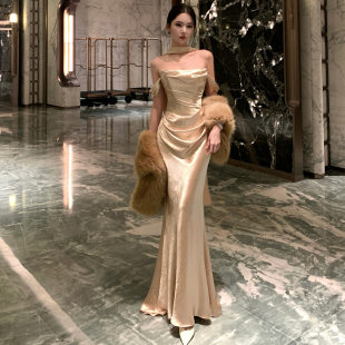 IRY「琥珀浮光」浅金色抹胸订婚礼服轻奢新娘敬酒服晨袍连衣裙