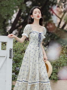 LacMde 春野蓝藤花 法式设计感田园风印花显瘦鱼骨胸衣连衣裙