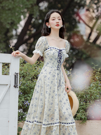 LacMde 春野蓝藤花 法式设计感田园风印花显瘦鱼骨胸衣连衣裙
