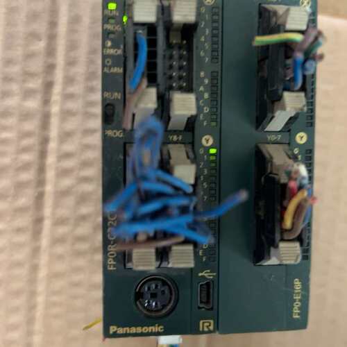 议价松下FP0R-C32CT，上电如图，一手拆机，实物