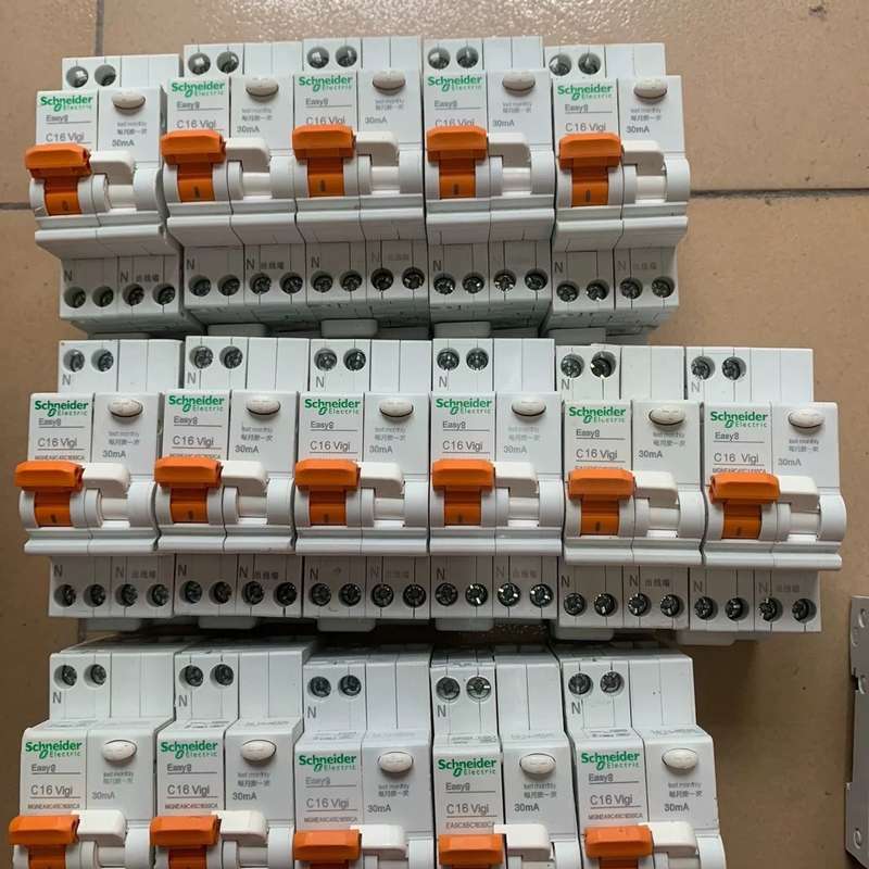 议价施耐德Ea9漏电保护器，1P+N 16A，型号C16 Vig