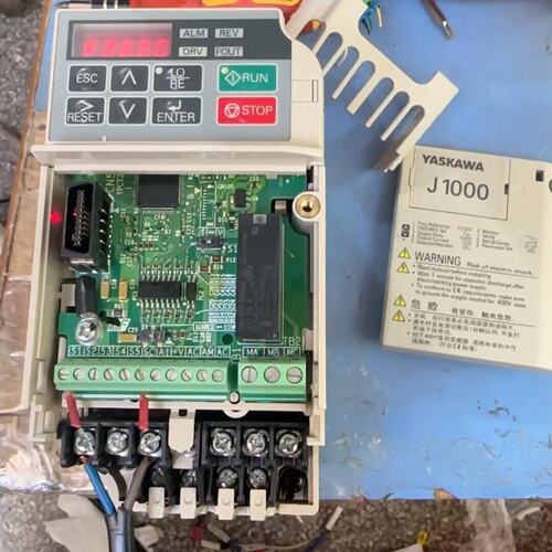 议价原装拆机安川J1000系列变频器型号CIMR-JCBA000